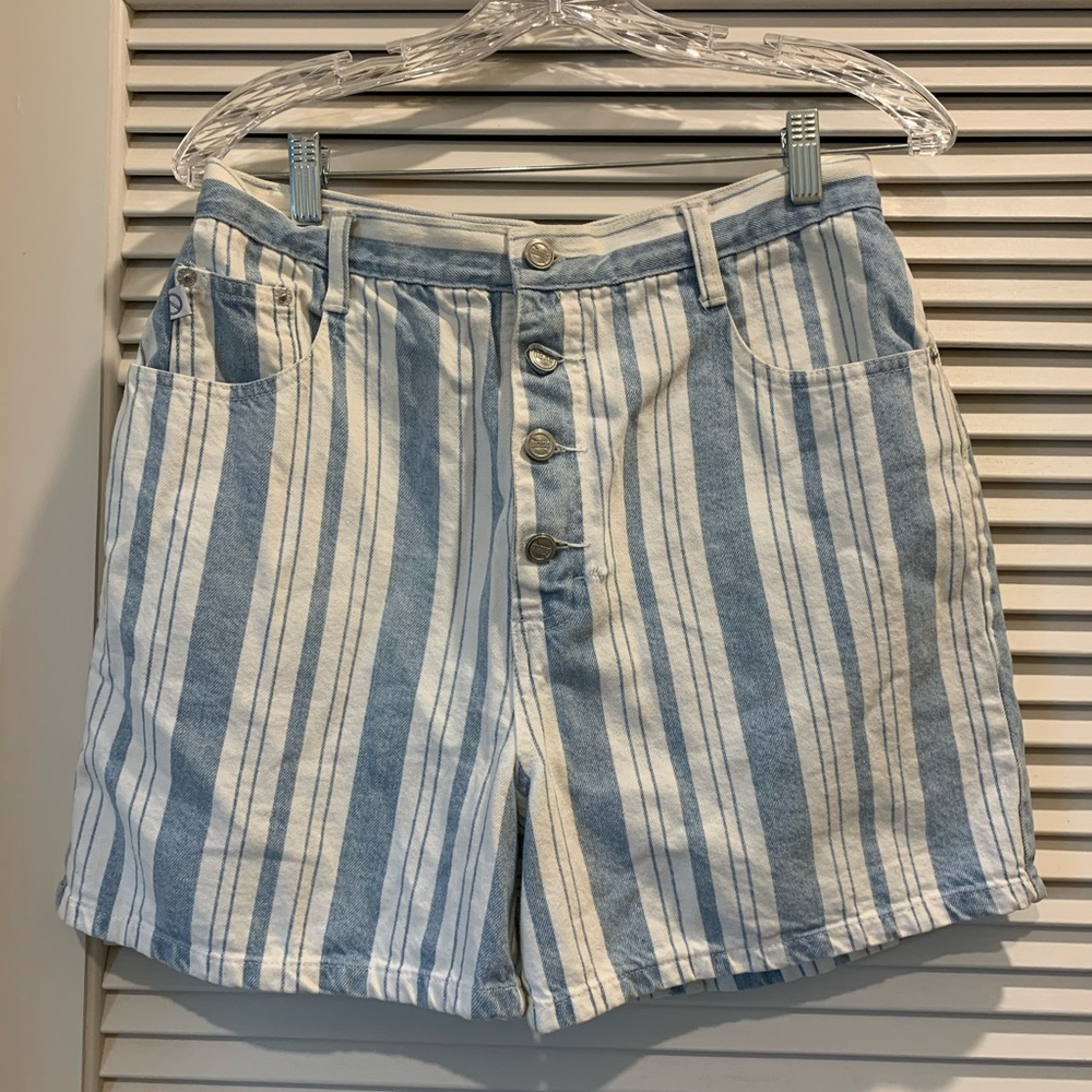 *VINTAGE* No Excuses Striped Mom Jean Shorts